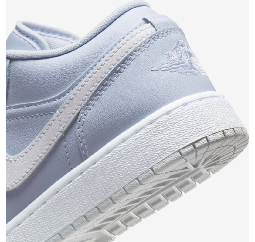 AIR JORDAN 1 Low Cobalt Bliss sporta apavi-baltā/gaiši zilā krāsā
