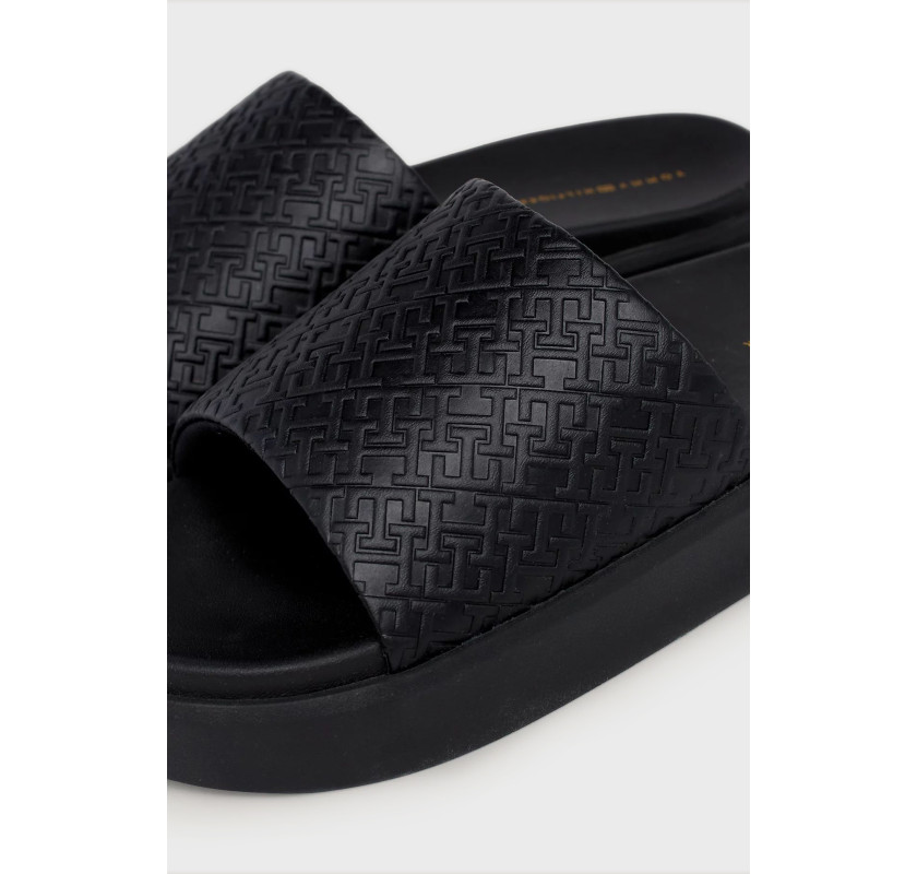 Tommy Hilfiger platforms iešļūcenes- melnā krāsā