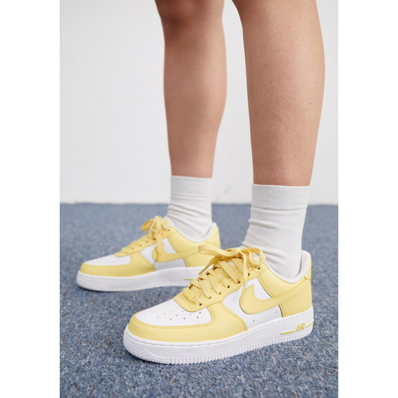 NIKE AIR FORCE 07 brīvā laika apvi