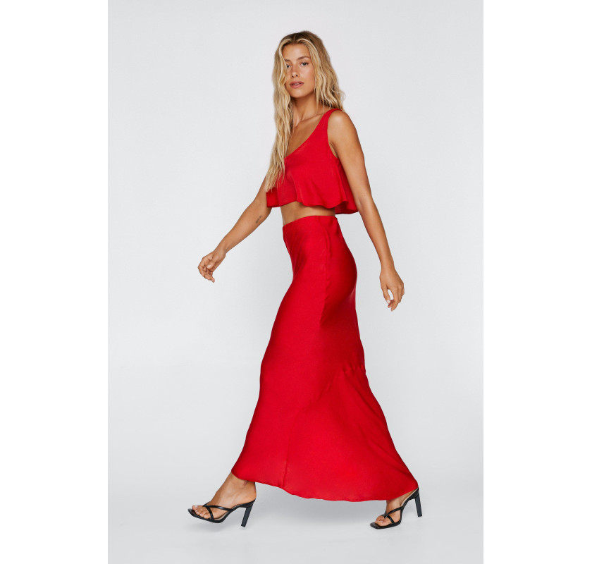 NASTY GAL Hammered satīna svārki- sarkanā krāsā