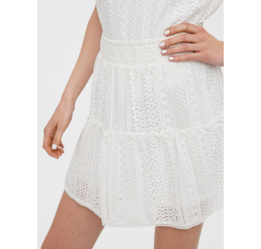 VERO MODA mežģīņu mini svārki - baltā krāsā