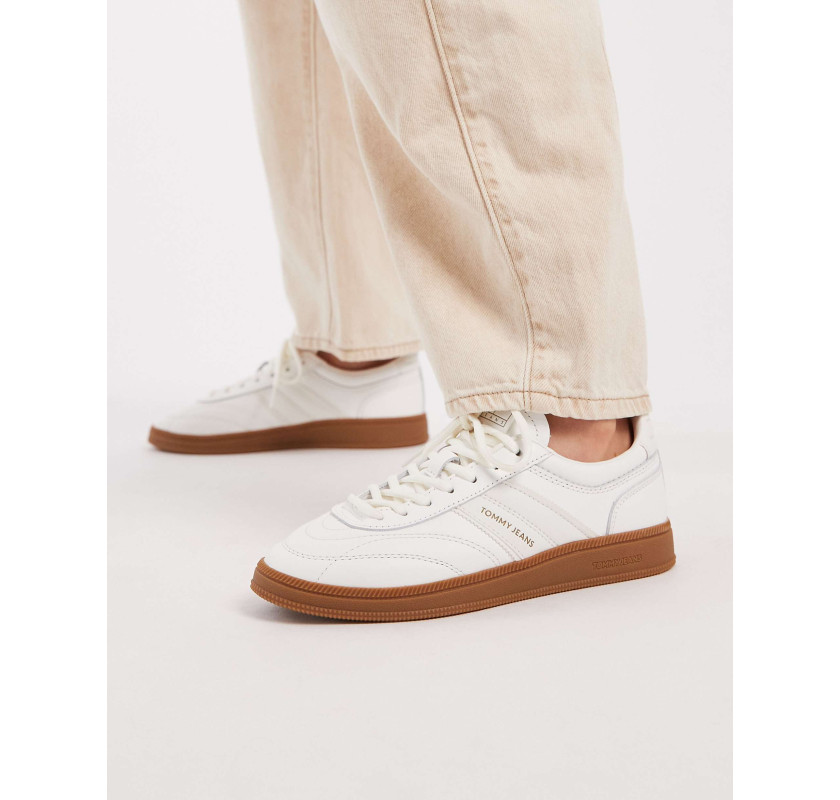 TOMMY JEANS brīvā laika apavi- baltā krāsā