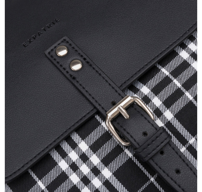 Expatrié Anna mugursoma- melnā krāsā