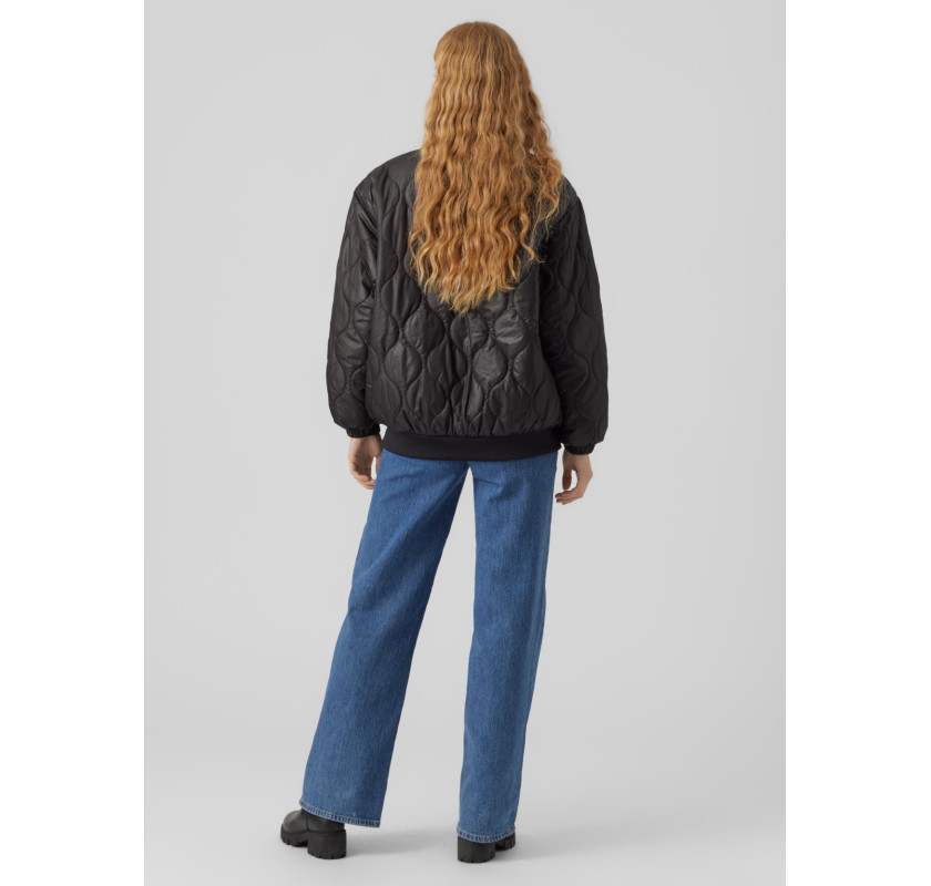 VERO MODA stepēta bomberjaka- melnā krāsā