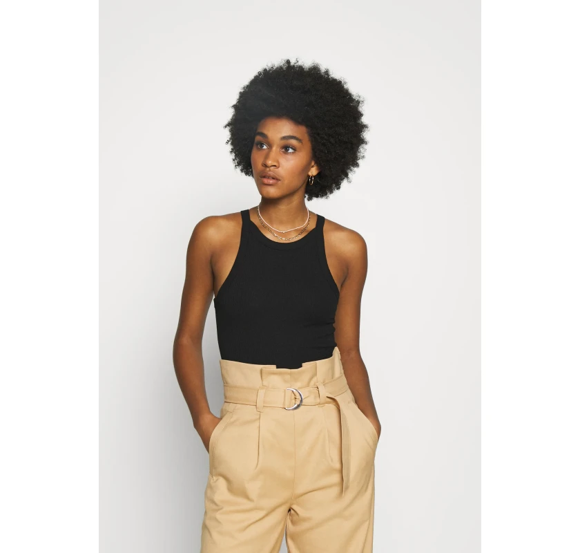 MONKI bāzes tops- melnā krāsā