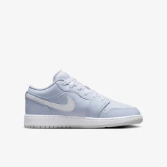 AIR JORDAN 1 Low Cobalt Bliss sporta apavi-baltā/gaiši zilā krāsā